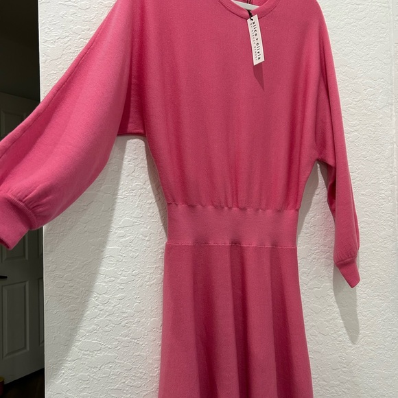 ⭐️PRICE⬇️ 
 • Alice + Olivia • Knit Sweater Dress • Pink • size M • - Picture 3 of 6